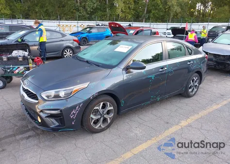 2021 Kia Forte Lxs z USA, uszkodzony, nr VIN 3KPF24AD5ME277124